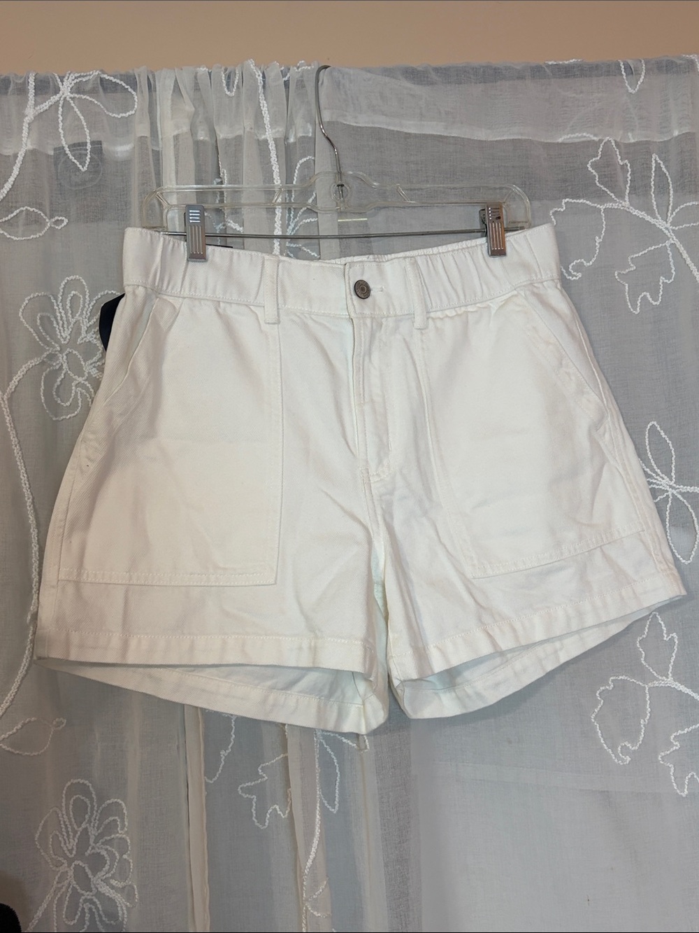 GAP White Cotton Utility Bermudas 4 inch inseam M